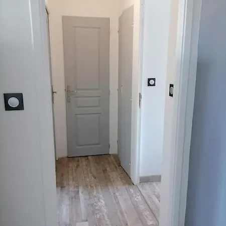 A Proximite Des Plages Et Commerces * Le Lavandou