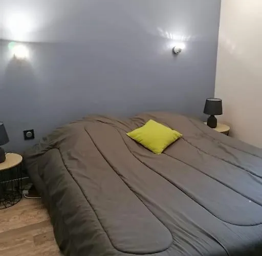 A Proximite Des Plages Et Commerces Le Lavandou