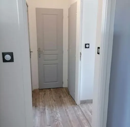 A Proximite Des Plages Et Commerces * Le Lavandou